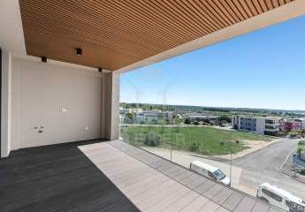 Meerblick & Design: 1. OG-Wohnung in Novigrad mit 3 Bädern und überdachter Terrasse