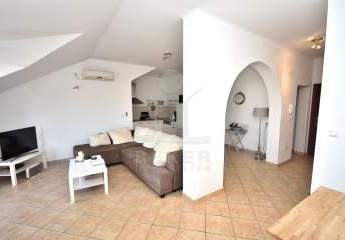 In wenigen Minuten ans Meer: Möblierte Wohnung mit Balkon, Terrasse und viel Sonne