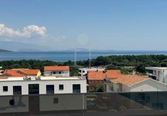 Luxuriöse Penthouse-Neubauwohnung mit atemberaubendem Meerblick & Dachterrasse auf Krk