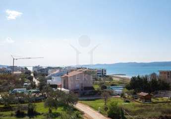 Wohnen mit Blick bis zum Horizont: Penthouse mit Panorama-Meerblick & privater Dachterrasse