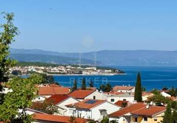 Komplett möbliert, mit Meerblick und nur 450 m vom Meer in Malinska