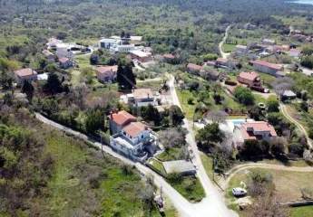 Ruhige Lage, Meerblick, zwei Etagen: ein Haus mit flexibler Raumaufteilung