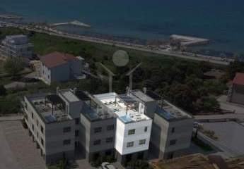 Luxus auf zwei Ebenen: 122 m² Wohnfläche, 79 m² Dachterrasse, Panorama-Meerblick