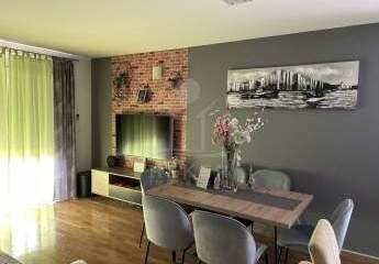 Für Familien in Zadar: 82 m² Wohnung mit 3 Schlafzimmern und 2 Parkplätzen