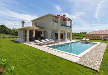 Einfamilienhaus mit großem Garten, Pool & traumhafter Aussicht in Labin