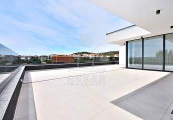 Luxuriöses Penthouse mit 66,65 m² Dachterrasse und traumhaftem Meerblick