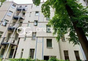 Stilvoller, nach WEG geteilter Altbau mit grünem Innenhof
