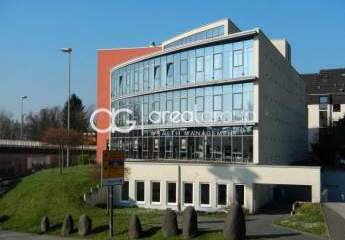 Provisionsfrei: Wohn- und Geschäftshaus mit Stellplätzen & Aufzug