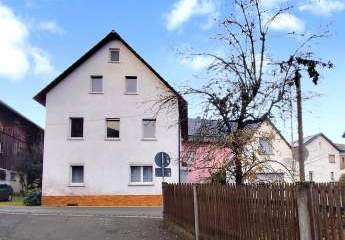 Sanierungsbedürftiges Zweifamilienhaus in 95362 Kupferberg!