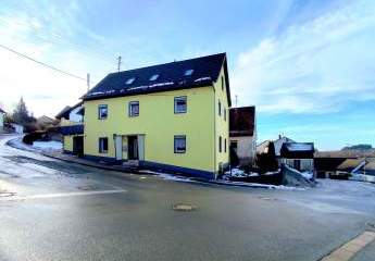 Saniertes Juwel in 95362 Kupferberg: Kamin-Romantik, neue Aufdachdämmung & große Sonnenterrasse!