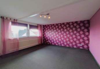 Gemütliches Wohnen mit Wohlfühlfaktor: Helle 3-Zimmer-DG-Wohnung mit Garage in Melkendorf!