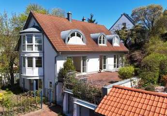 Einzigartiges Architektenhaus mit Aufzug, Panoramaterrasse und exklusivem Komfort in 95326 Kulmbach!