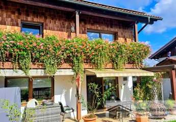 *Seltene Gelegenheit* Maitenbeth/DHH 200m² Wfl/350m² Grund PV Wärmep Vollwärme Lärchenschindelfass