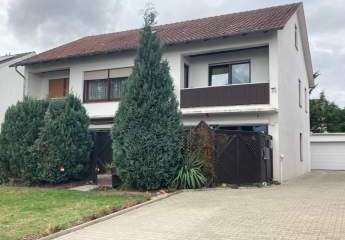 Großzügiges Zweifamilienhaus (3 Einheiten)  Gestringen– perfekt für Großfamilien oder Kapitalanleger