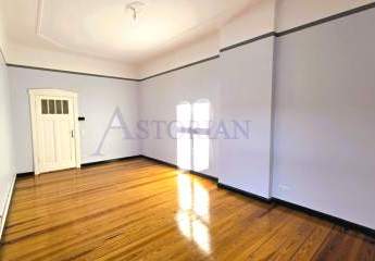 Lichtdurchflutete Traumwohnung mit
Südbalkon am Volkspark