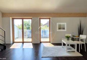 Exklusives Bauhaus-Maisonette-Penthouse mit Designerküche & Balkon im Grünen