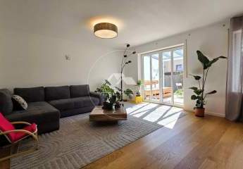 Stilvolle Doppelhaushälfte mit Kamin, großem Garten & gehobener Ausstattung