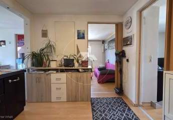 Charmante Dachgeschosswohnung mit Wohnküche und Eckbadewanne in guter Wohnlage