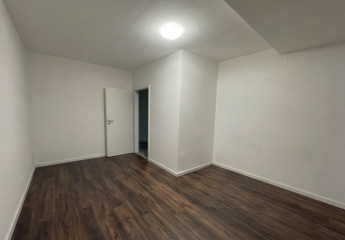 Helle renovierte 2,5 Zimmer Dachgeschoss Wohnung in Bochum Wattenscheid mit guter Anbindung