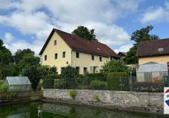 Einfamilienhaus mit Charme und Wintergarten in Gefrees für handwerklich Begabte