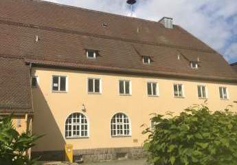 Markantes Gebäude in Toplage Naila - Potenzial für ca. 1.200m² Wohnfläche