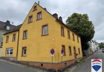 Zweifamilienhaus in Selb - ideal für Familien oder Kapitalanleger! Sanierungsbedürftig