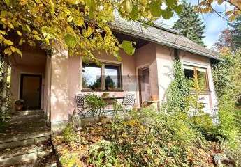 Attraktives Einfamilienhaus /Zweifamilienhaus als (Ferienwohnung) in zentraler Lage in Bad Steben.