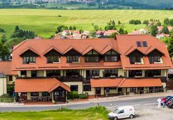 Berghotel in idyllischer Natur - Einzigartige Investitionsmöglichkeit in Eisfeld