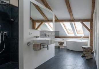 Dachgeschoß-Appartement kernsaniert!