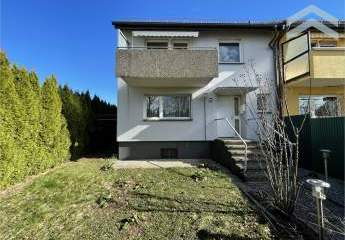 Geräumiges Reihenendhaus mit Garage u. kleinem Garten