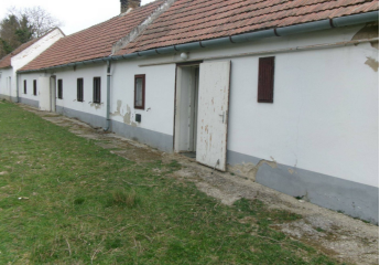 Ungarn:Zwei Häuser bei Celldömölk, mit einem Nebengebäude, großes Grundstück