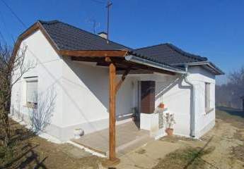 Ungarn: Frisch-renoviertes Landhaus mit Obstgarten, Stallungen und Nebengebäude bei Körmend/Zala