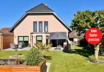 17 km bis Greifswald und nur 38 km bis zur Ostsee, Haus mit Wärmepumpe, Kamin + teurer Einbauküche