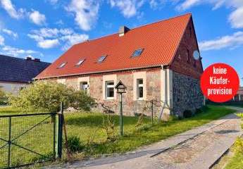 HORN IMMOBILIEN++Einfamilienhaus aus Feldstein mit großem Grundstück bei Pasewalk