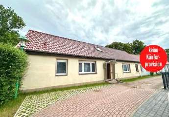 HORN IMMOBILIEN ++ Doppelhaushälfte an der Stadtmauer in Brüssow bei Pasewalk