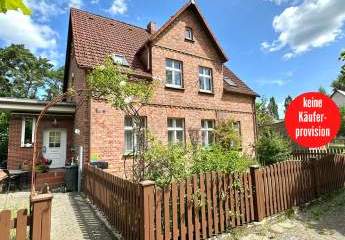 HORN IMMOBILIEN ++ 500 m bis zum Stettiner Haff, Zweifamilienhaus mit Photovoltaikanlage in Rieth