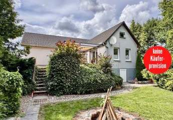 HORN IMMOBILIEN ++ liebevoll renoviertes Haus in Pasewalk Haus mit großem Grundstück und Garagen