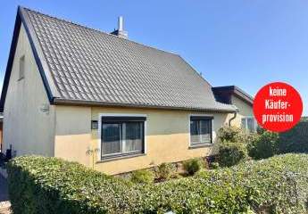 HORN IMMOBILIEN + RESERVIERT! hübsches Haus bei Woldegk mit großem Grundstück in Randlage, Einbauküche + Garagen