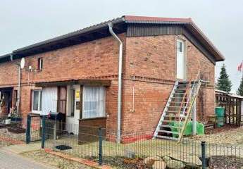 HORN IMMOBILIEN ++ Reihenendhaus mit Carport und Grundstück, ruhige Lage