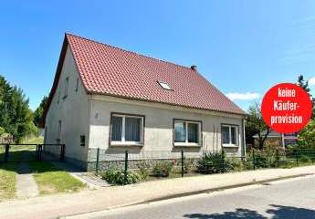 HORN IMMOBILIEN ++ Eggesin, Haus mit großem Grundstück und zwei massiven Nebengebäuden