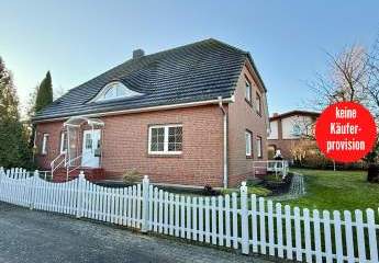 HORN IMMOBILIEN++ 2 km bis Neubrandenburg, großes Einfamilienhaus mit vielen Extras - Einliegerwohnung möglich