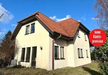 HORN IMMOBILIEN ++ ca. 8 km bis Neubrandenburg ++ ein großes Haus mit 5 Zimmern
