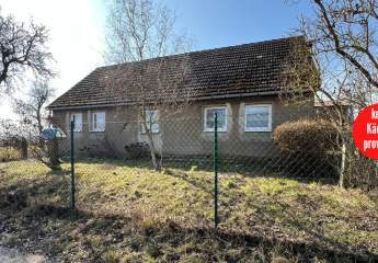 HORN IMMOBILIEN ++ sanierungsbedürftiges Einfamilienhaus in Alleinlage an der Bundesstraße