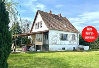 HORN IMMOBILIEN ++ Alleinlage gesucht? Einfamilienhaus, voll unterkellert in Gehren bei Strasburg