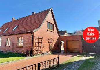 HORN IMMOBILIEN++ Neubrandenburg, Doppelhaushälfte mit Keller, Garage und Nebengelass