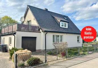 HORN IMMOBILIEN ++ Haus mit Doppelgarage und Nebengebäude in Wodarg bei Altentreptow, ruhige Lage
