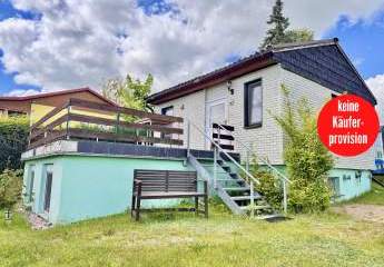 HORN IMMOBILIEN ++ Ferienhaus am See in Lebehn bei Krackow