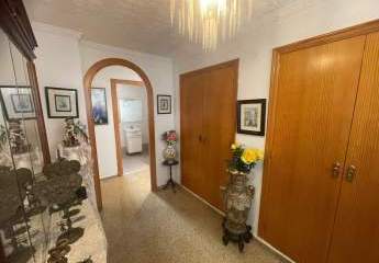 Großzügige Altbauwohnung im 3. Stock im Zentrum von Es Coll d’en Rabassa - wenige Gehminuten vom Strand entfernt