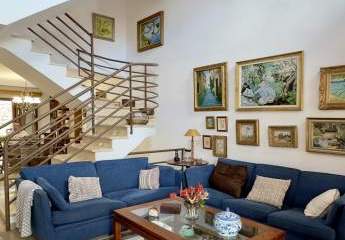 Stilvolles Reihenhaus  mit sonnigen Außenbereichen und Garage