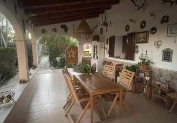 Exklusive, legale Finca in Inca. Mediterranes Anwesen mit separatem Apartment und großzügigen Terrassen